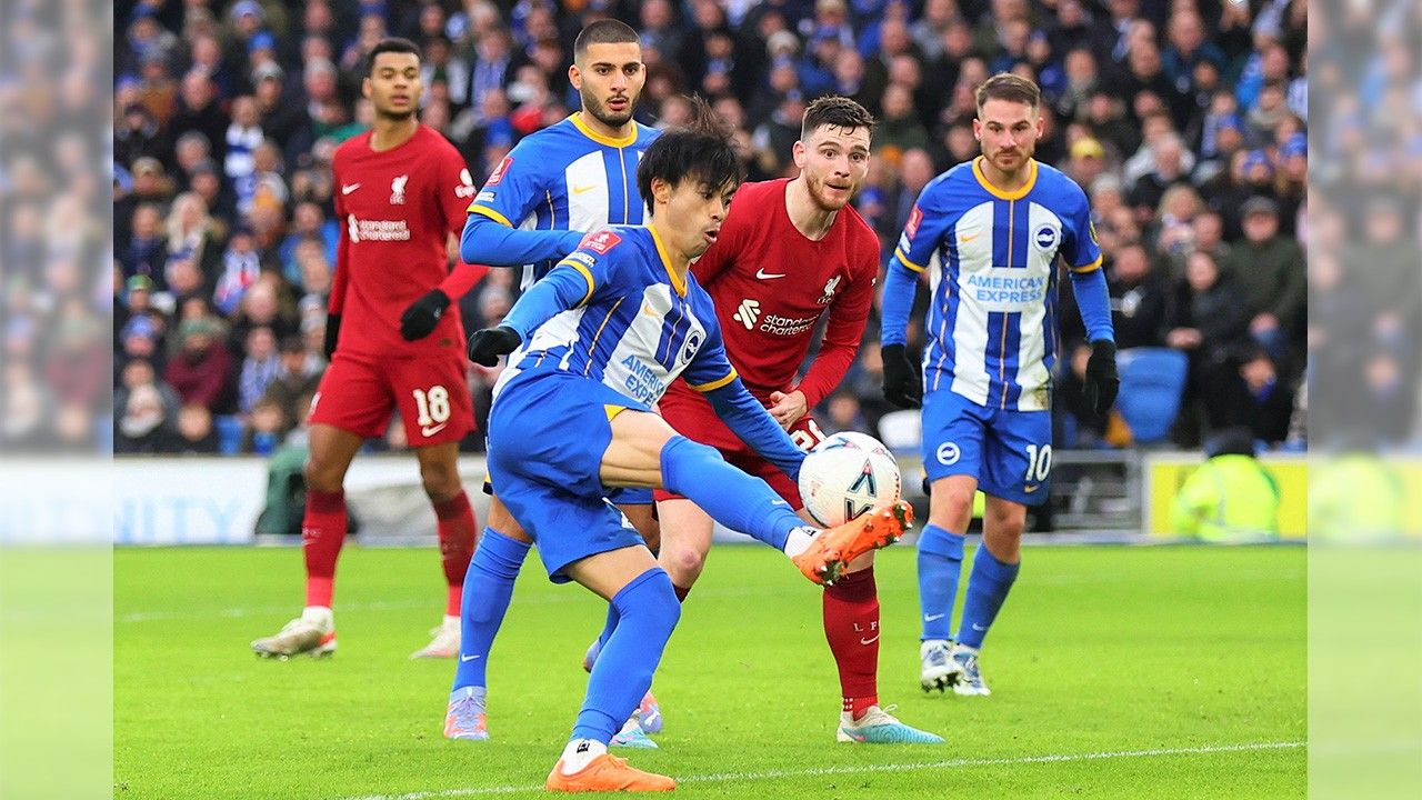 尤文航班延误，挪威当地球迷抓紧机会在机场与他们合影留念