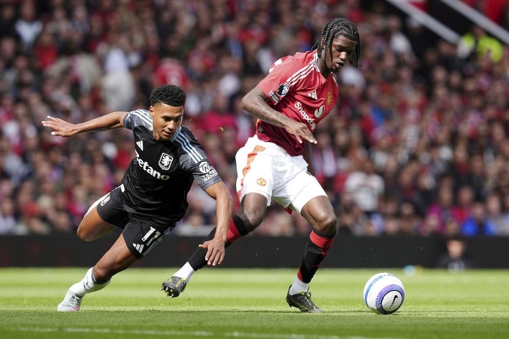 自意甲首秀以来代表同一球队参与超过100球，莱奥是同期第4人